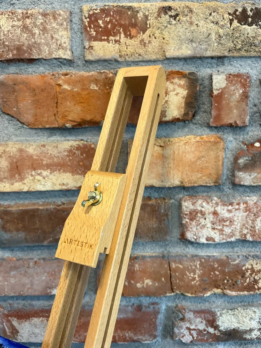 Easel - Image 2