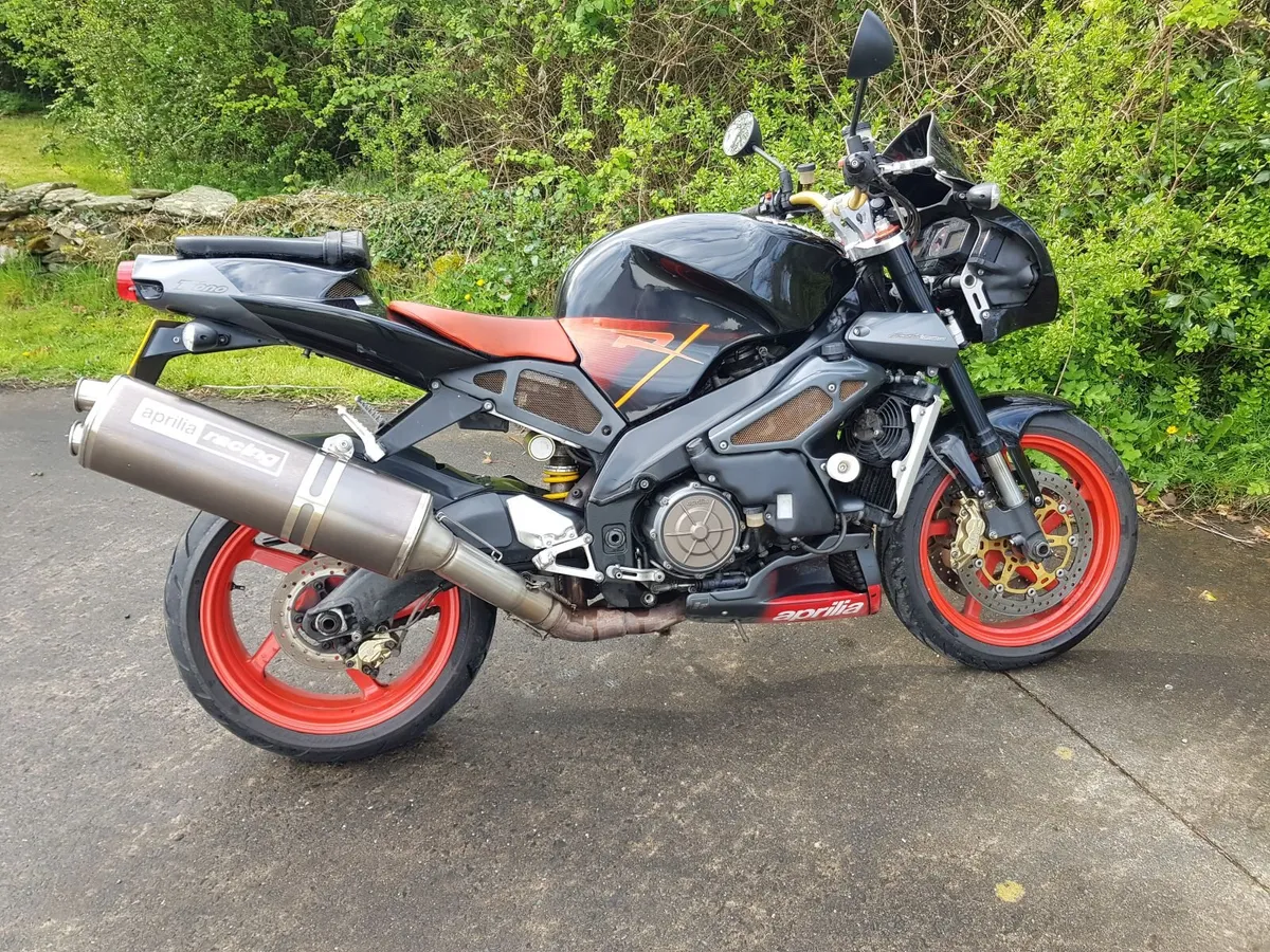 Aprilia Tuono 2005 - Image 4