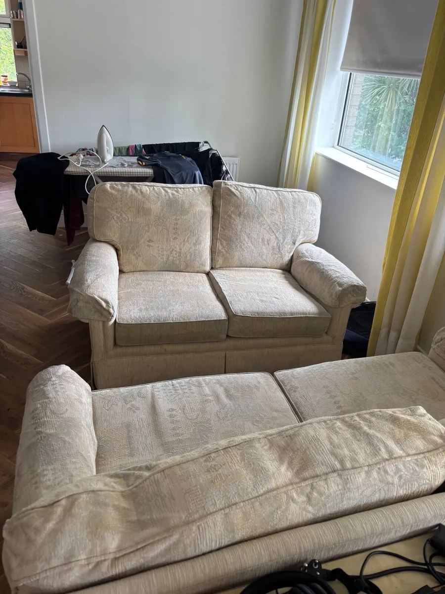 2 sofas - Image 2