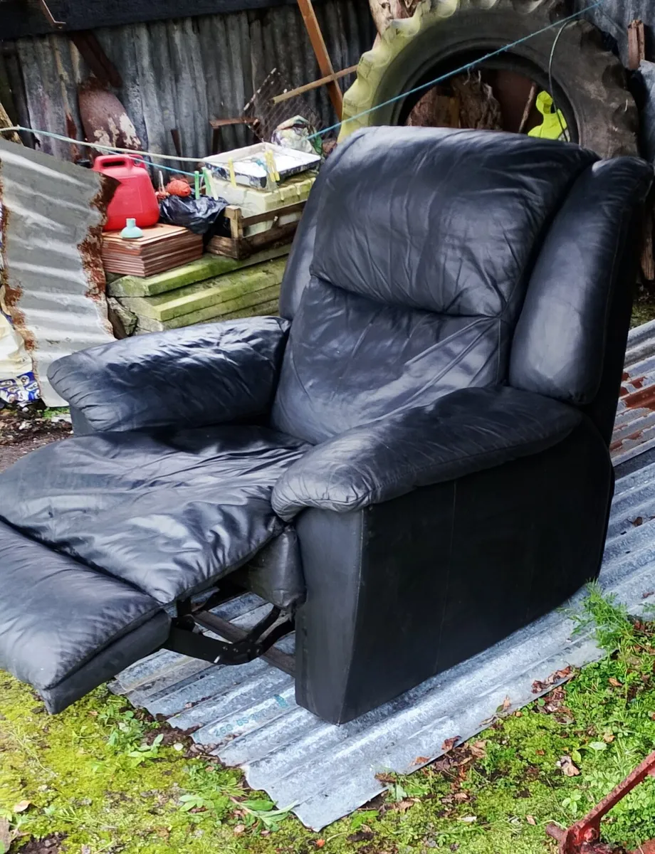 Recliner chair - Image 2