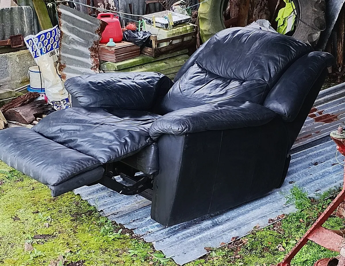 Recliner chair - Image 3