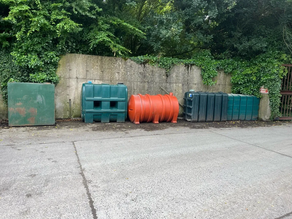 Oil tanks N - Image 1