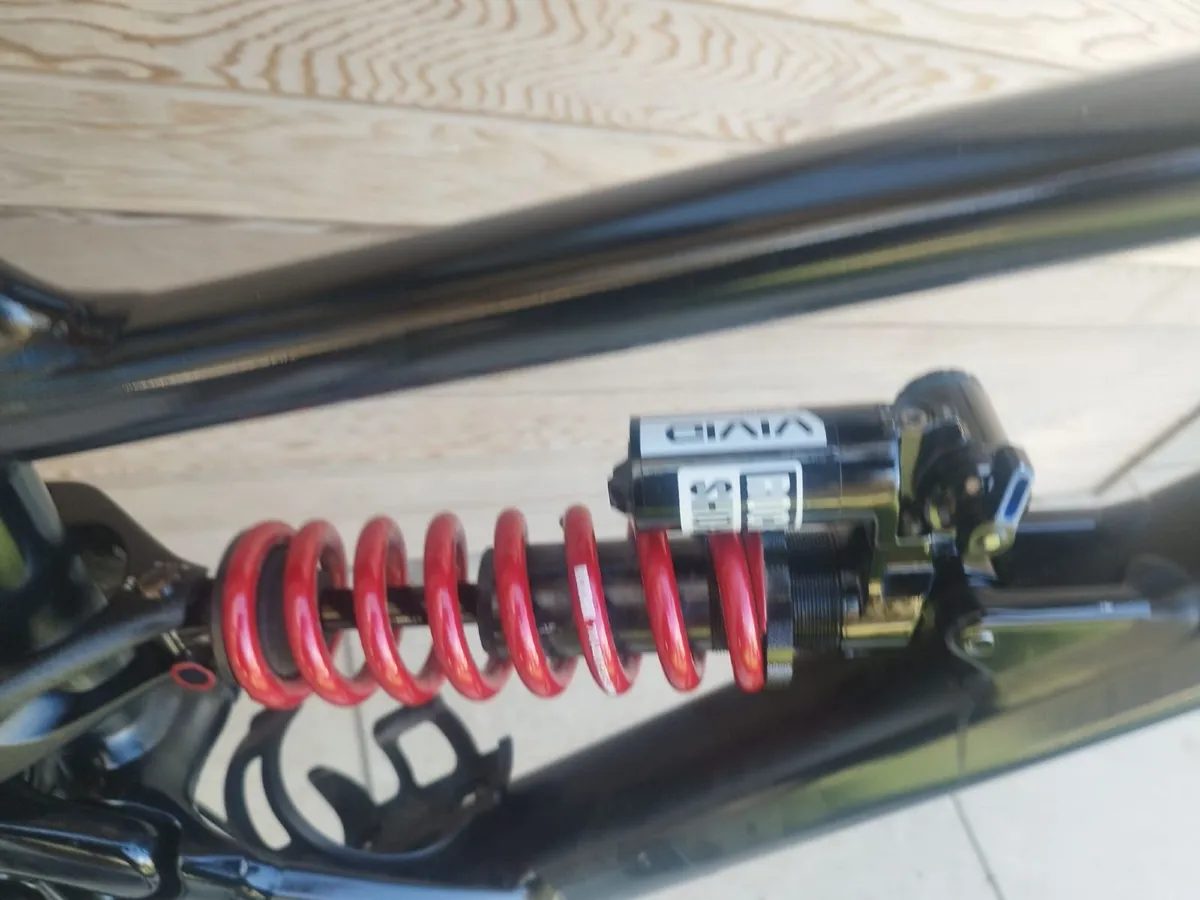 YT Capra Mountain bike - Image 2