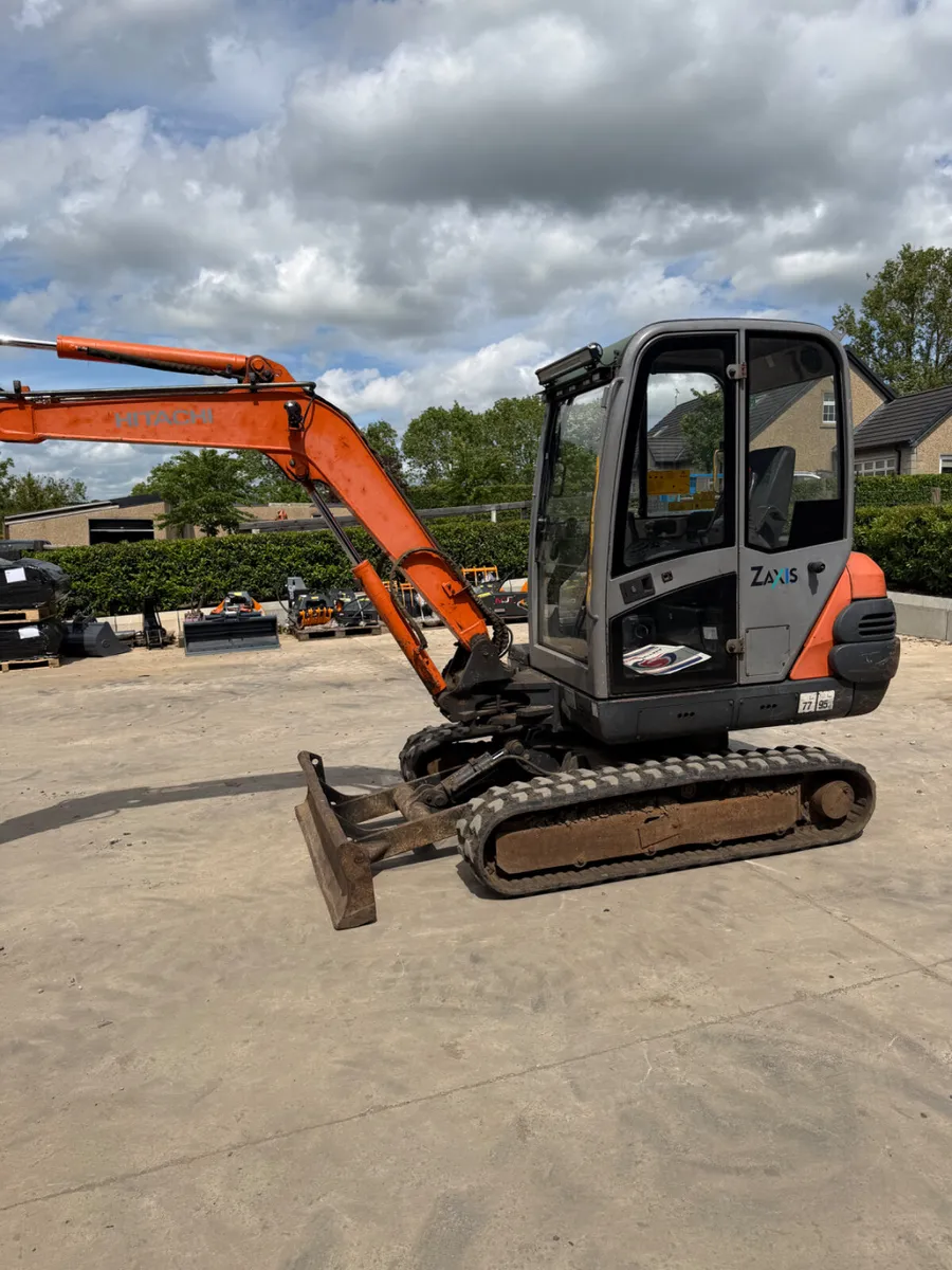 2004 HITACHI ZX30 **IMMACULATE** - Image 3