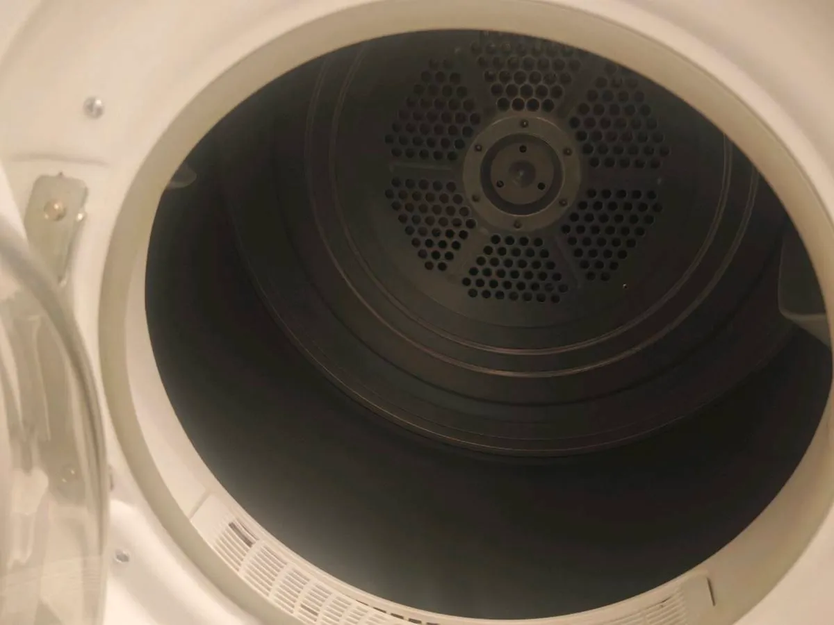 Indesit IDV 75 vented tumble dryer featuring a 7kg - Image 3