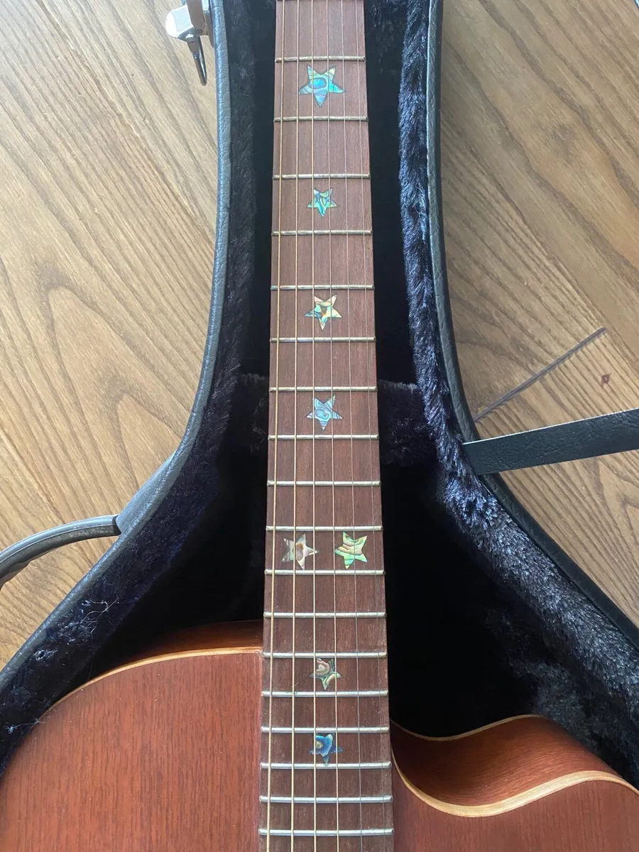 Guitar - Image 3