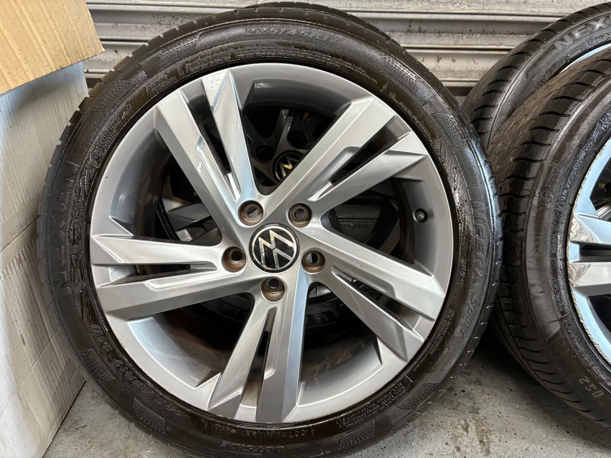 17” Volkswagen Golf R-Line Alloys - Image 4