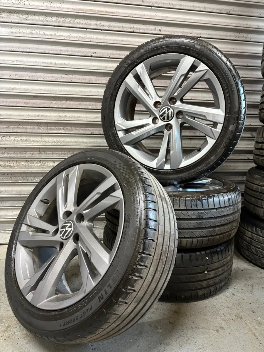 17” Volkswagen Golf R-Line Alloys - Image 1
