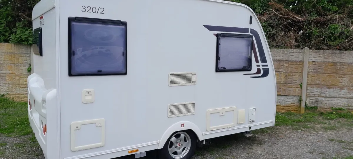 2012 COMPACT 2 BERTH LUNAR VENUS - Image 4