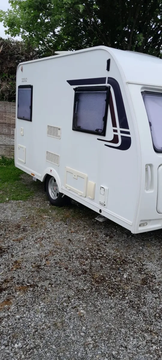 2012 COMPACT 2 BERTH LUNAR VENUS - Image 3