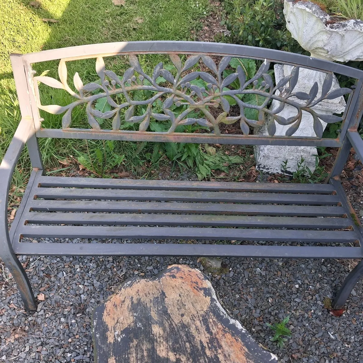 Two metal garden chairs - Image 1