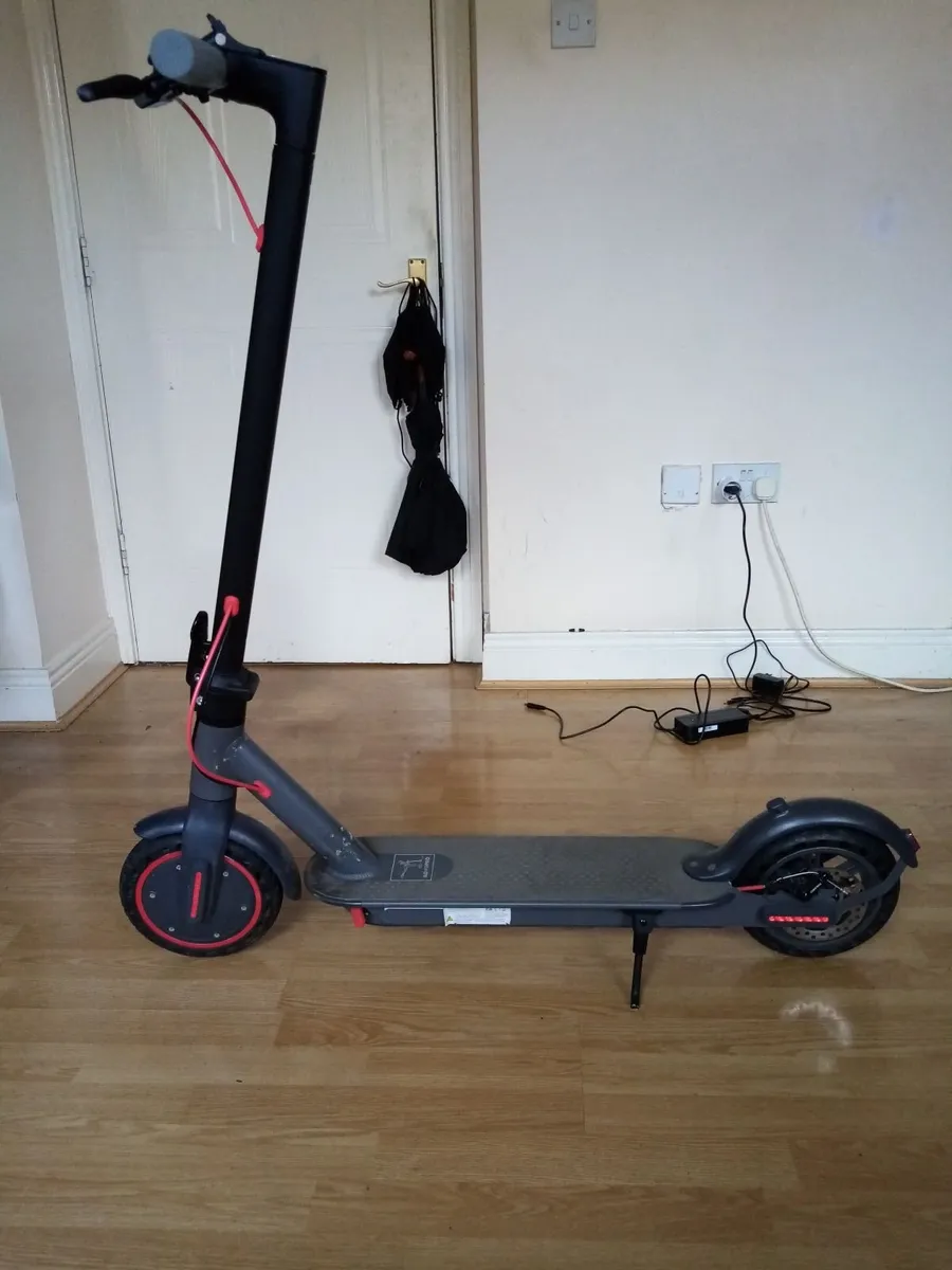 AovoPro ES80 Scooter - Image 1