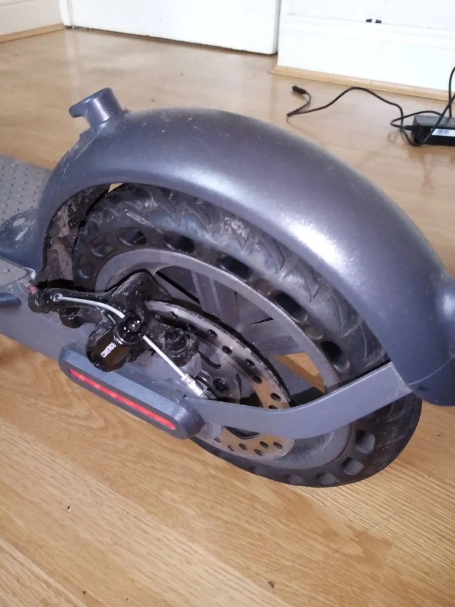 AovoPro ES80 Scooter - Image 3