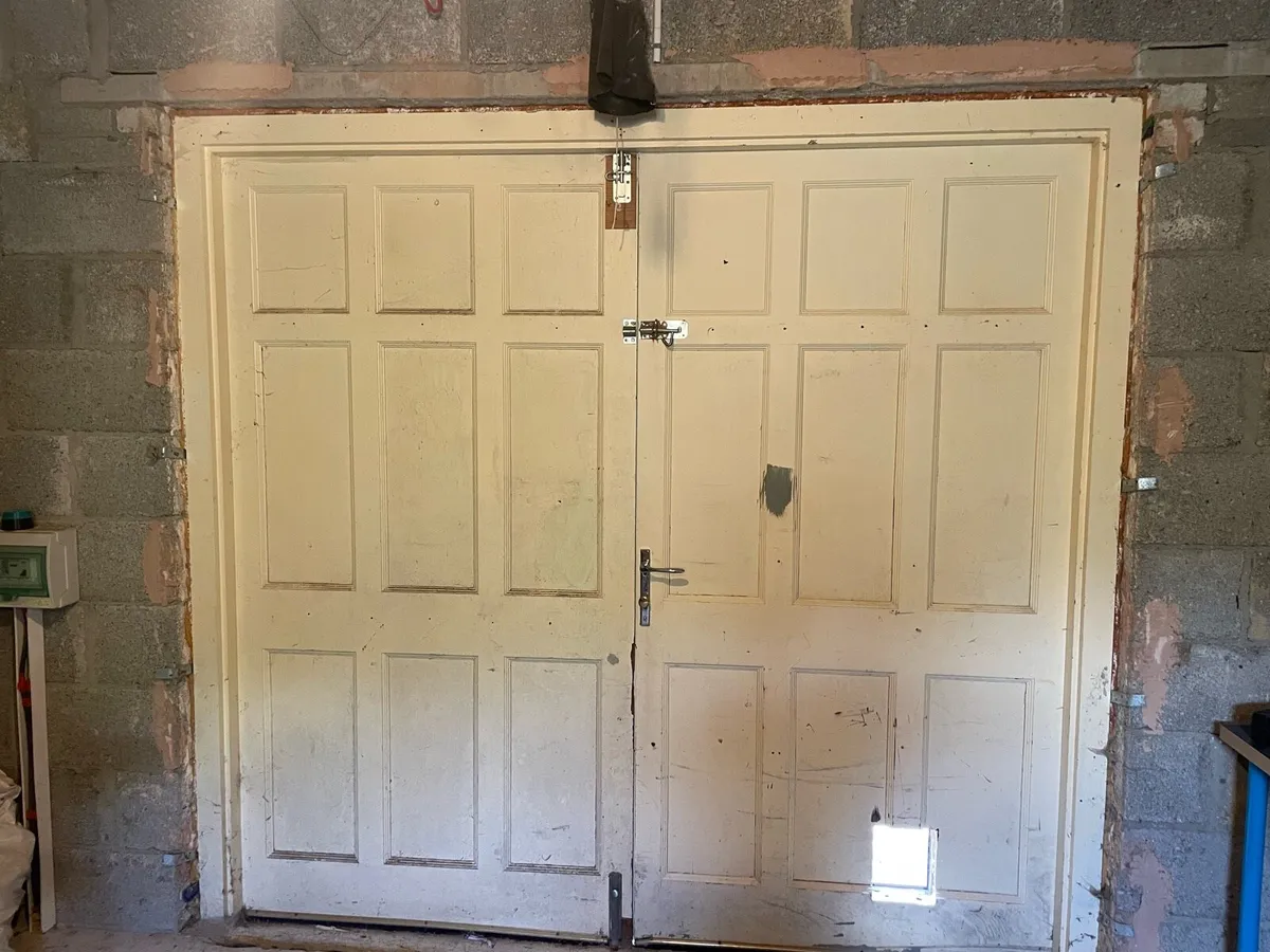 Garage door - Image 2