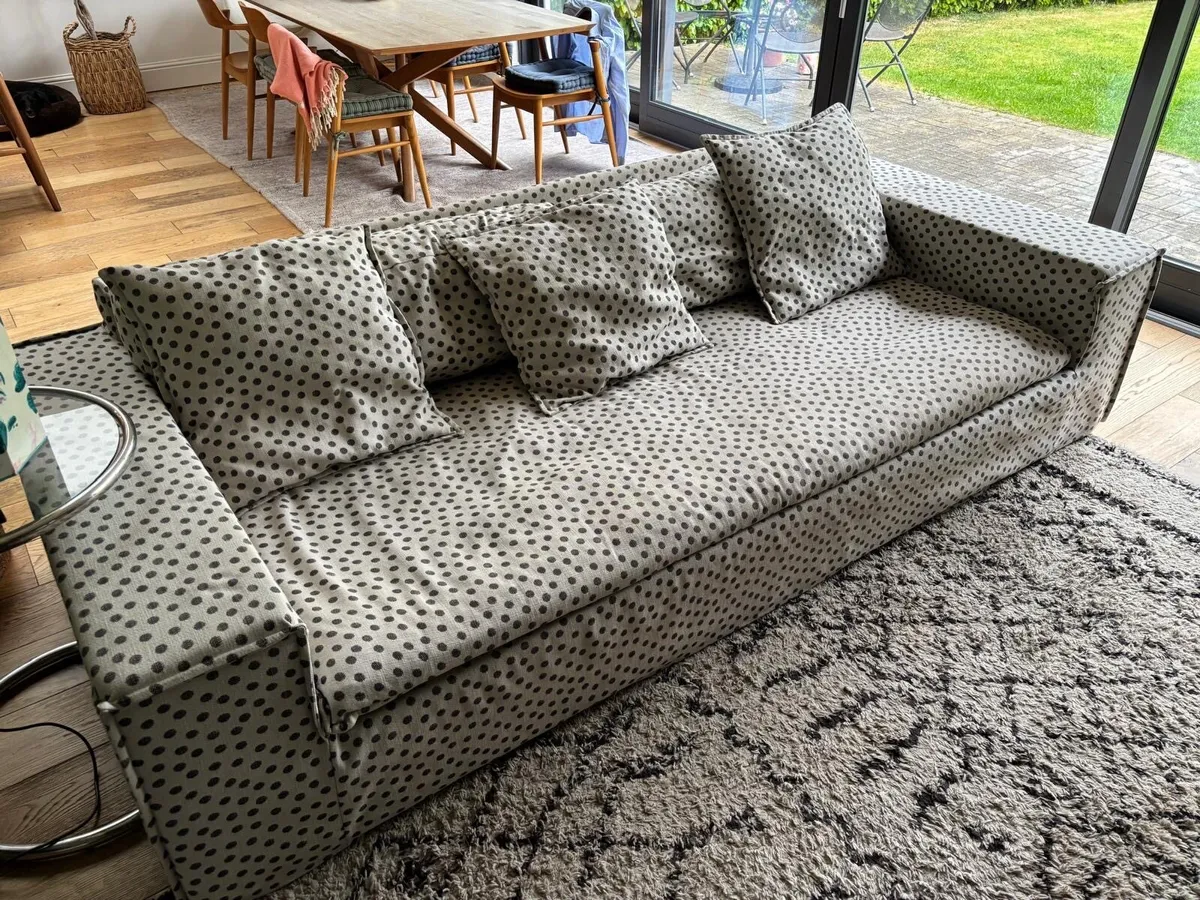 Polka dot couch - Image 3