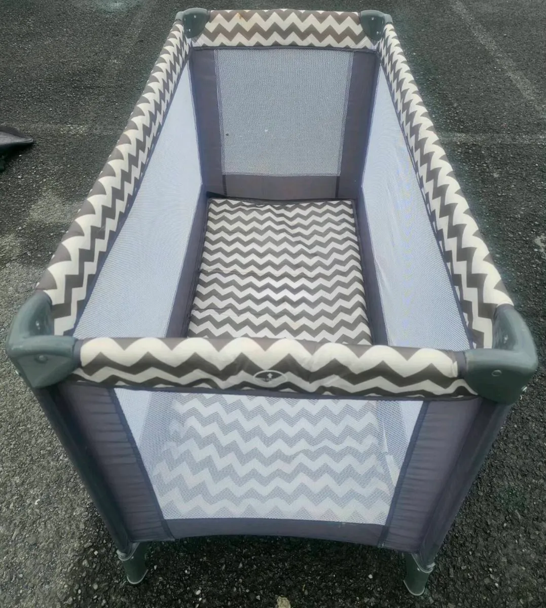 Baby playpen - Image 1