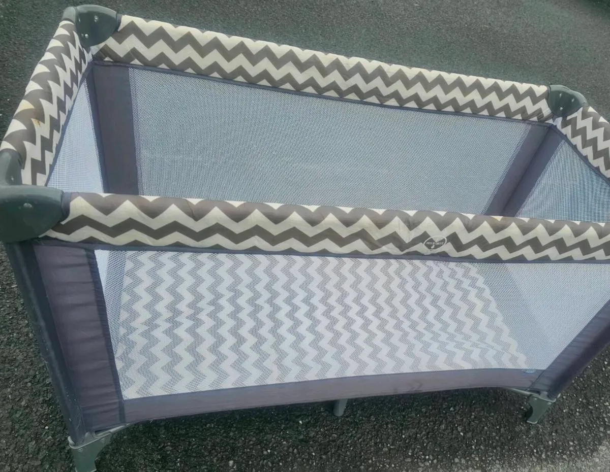 Baby playpen - Image 2