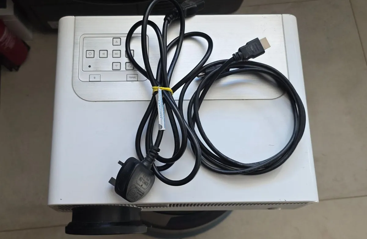 Projector - Image 1