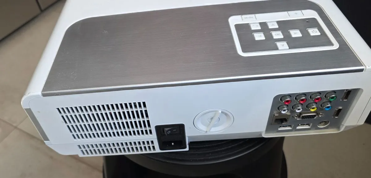 Projector - Image 3
