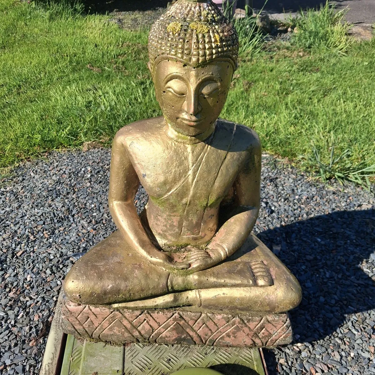 Set of 3 stone garden ornaments as seen - Image 2