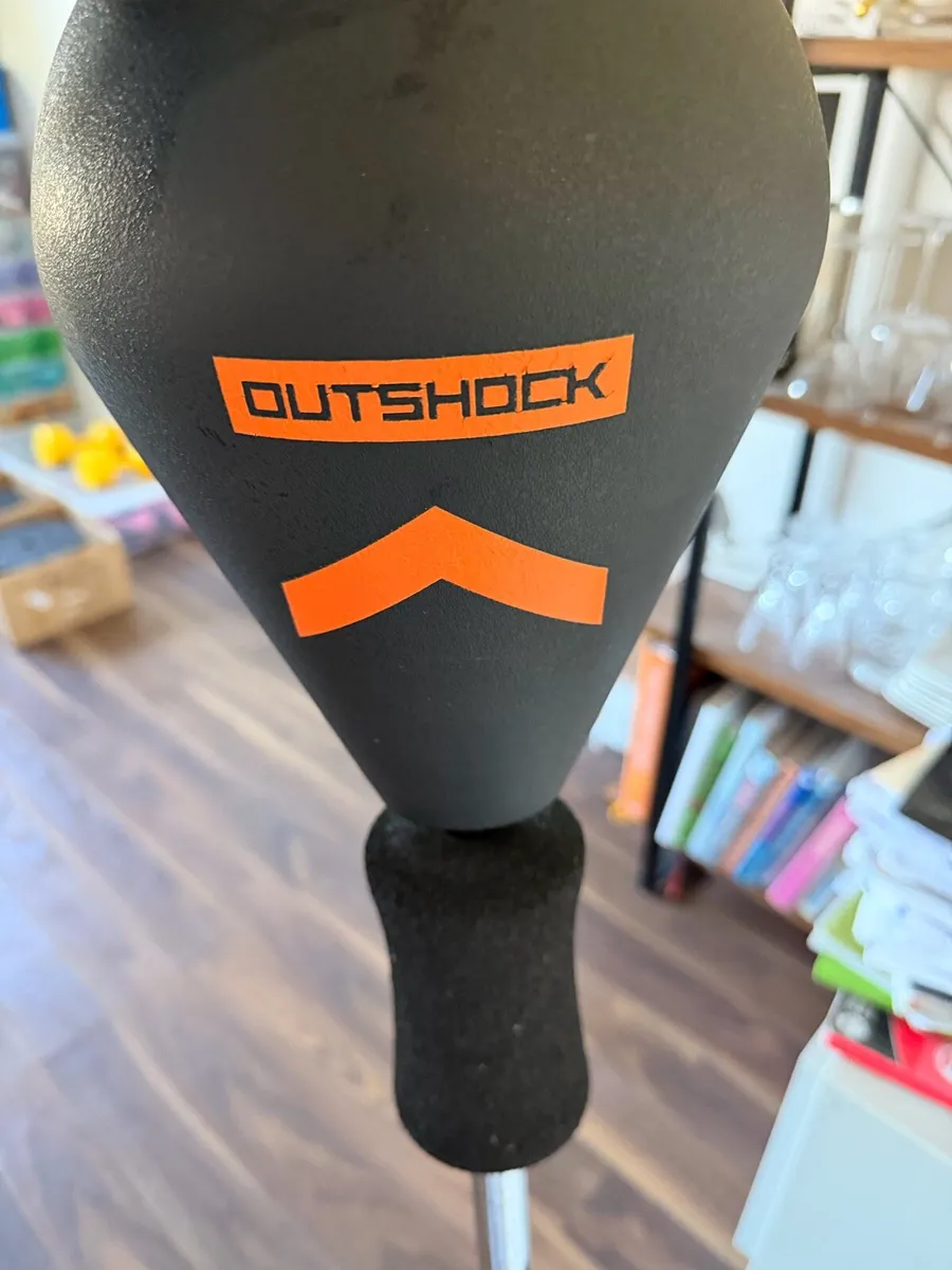 Outshock punching bag with stand - Image 1