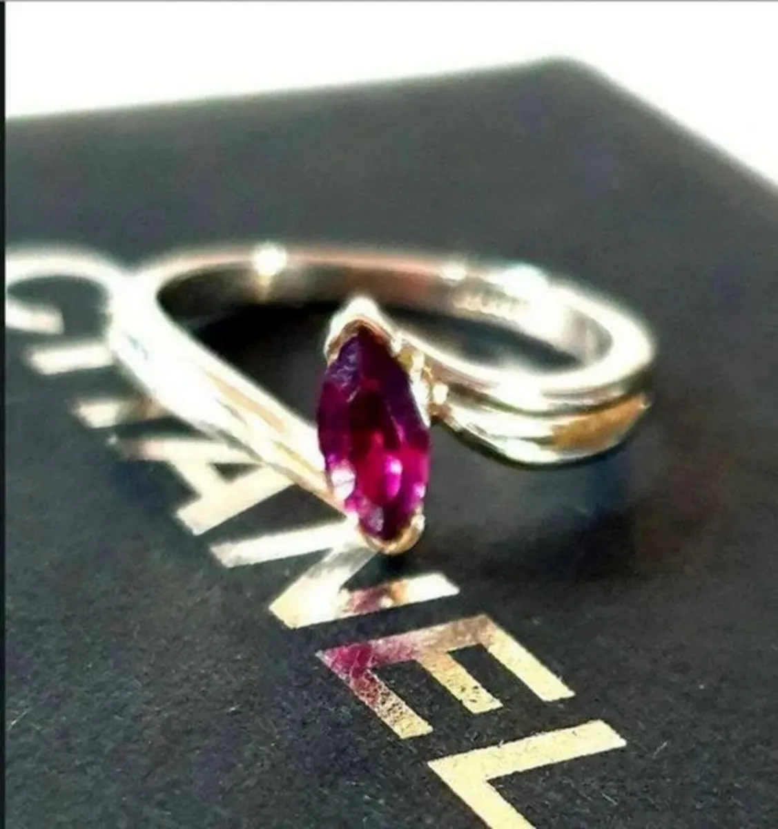 Vintage Hallmarked 18k 'Boro' Amethyst Ring - Image 2