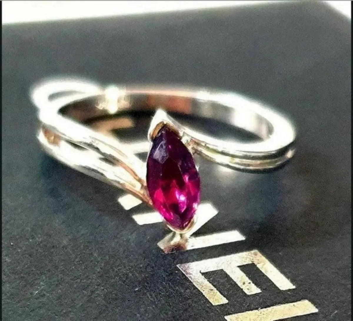 Vintage Hallmarked 18k 'Boro' Amethyst Ring - Image 4