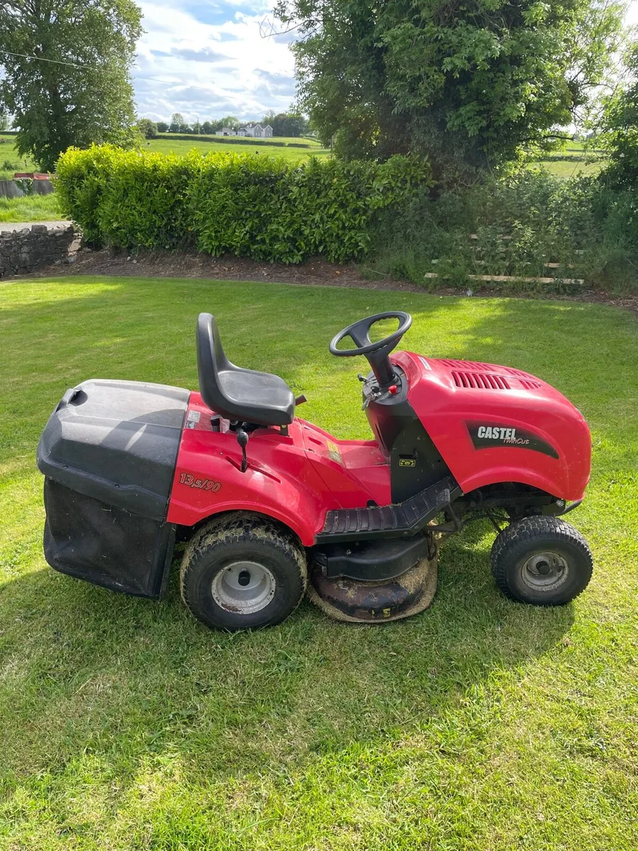 Lawnmower Tractor Ride-on, Mulcher And Bag 13.5hp - Image 1