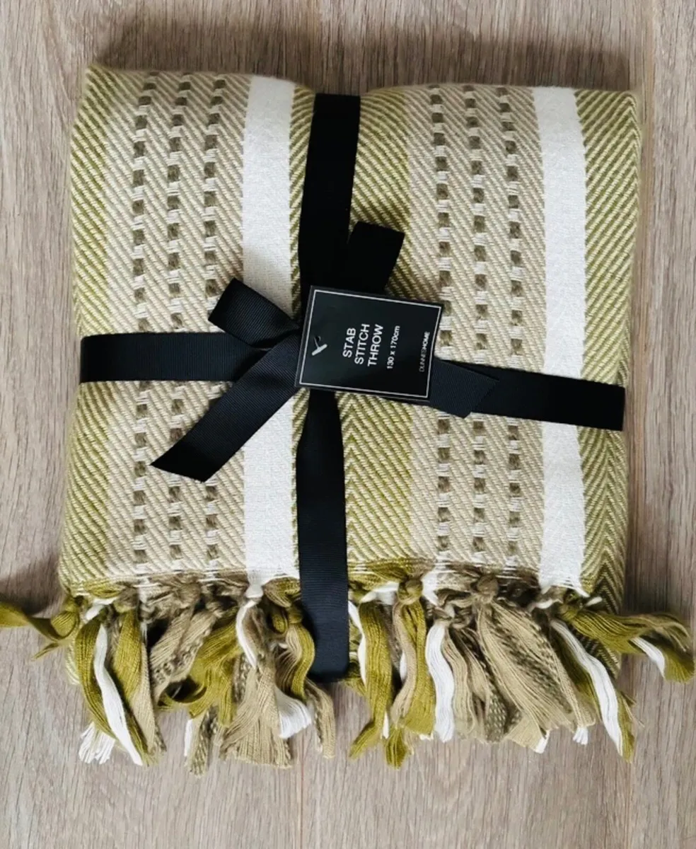 Selection of throws - New   130x170cm - Image 1