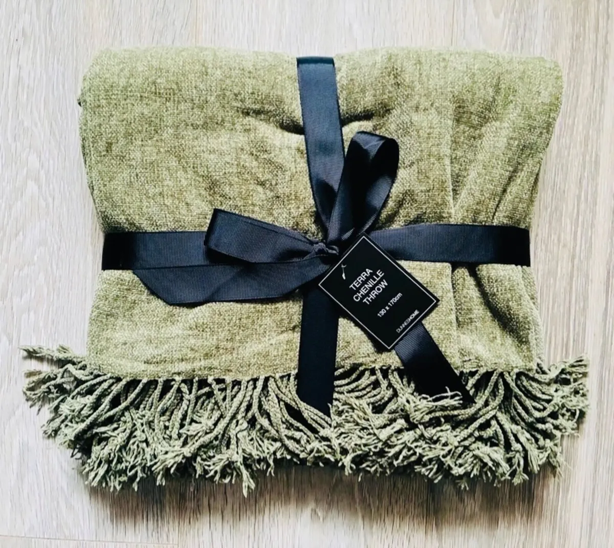 Selection of throws - New   130x170cm - Image 3