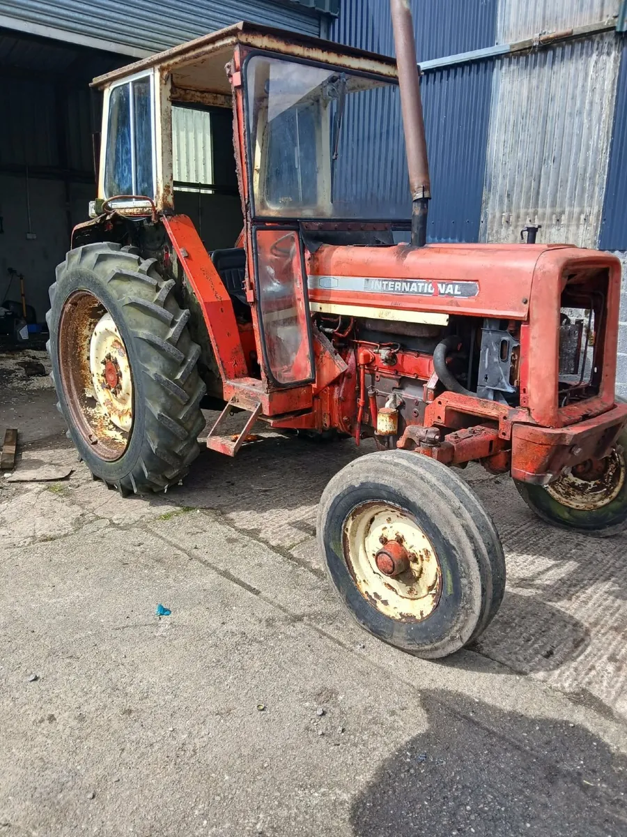 International 674 - Image 2