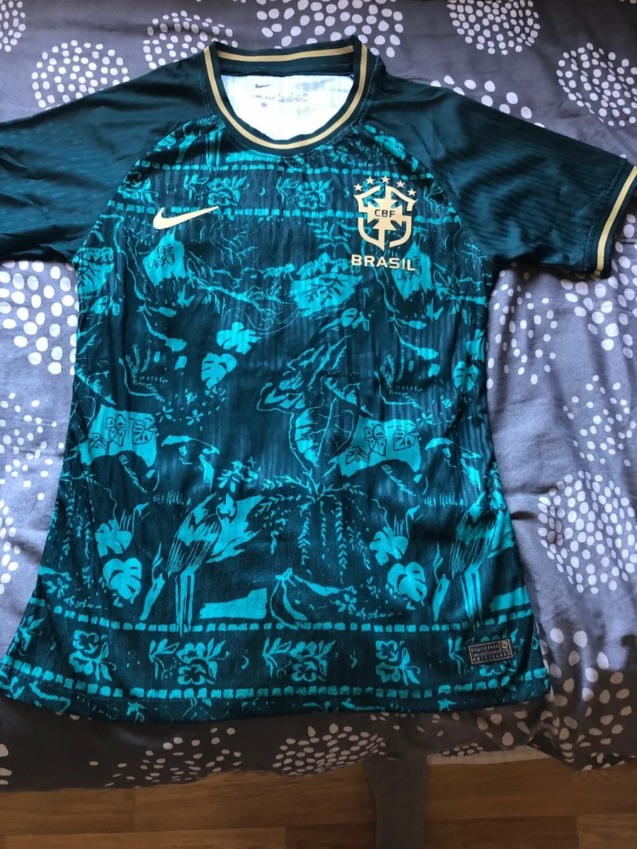 Brazil football jersey - Image 1