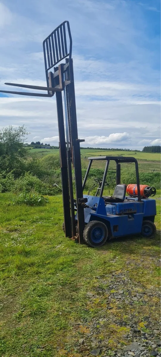 Hyster 2.5 tonne forklift - Image 1