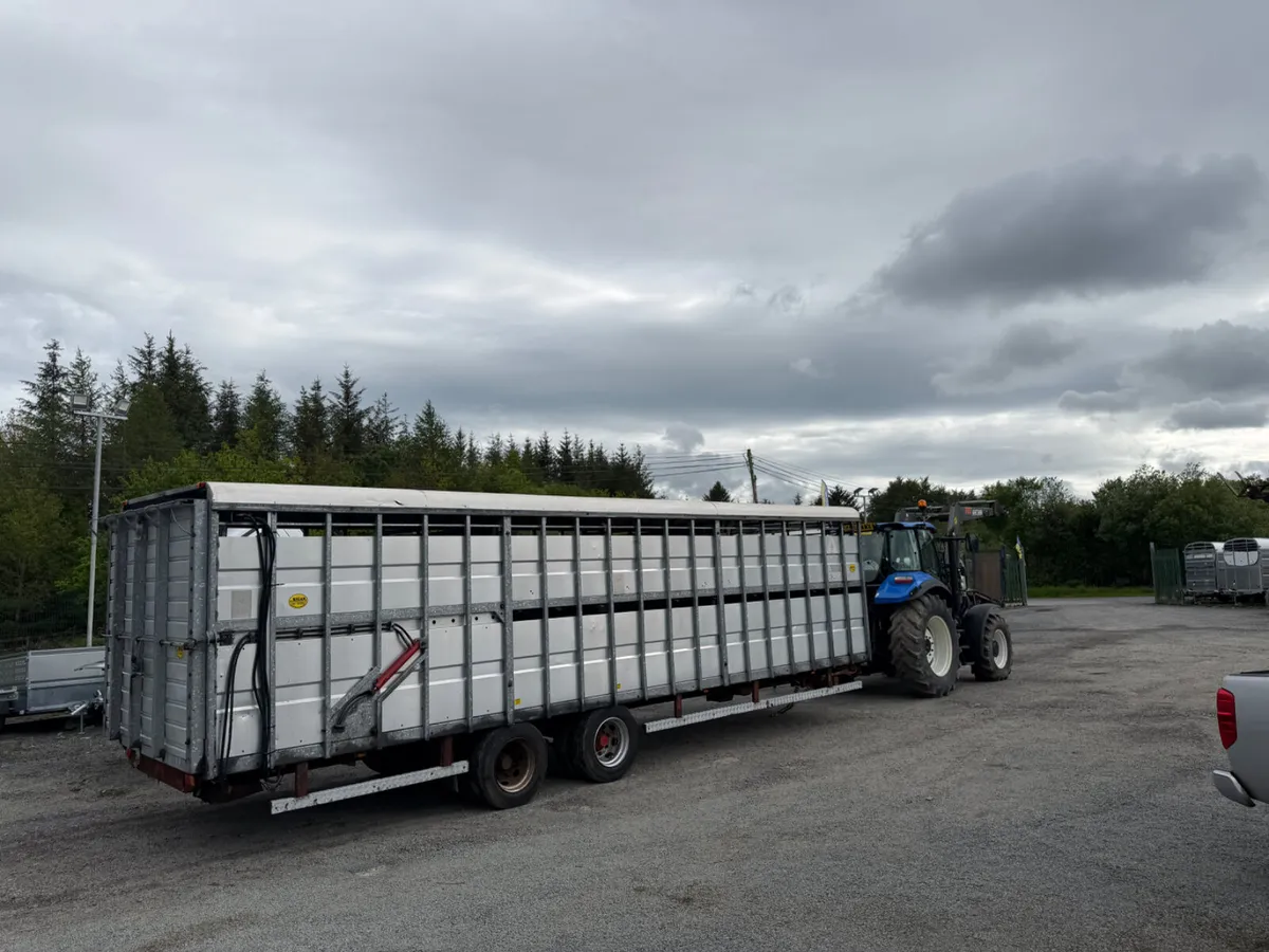 Hudson 27 FT Cattle Trailer LP - Image 1