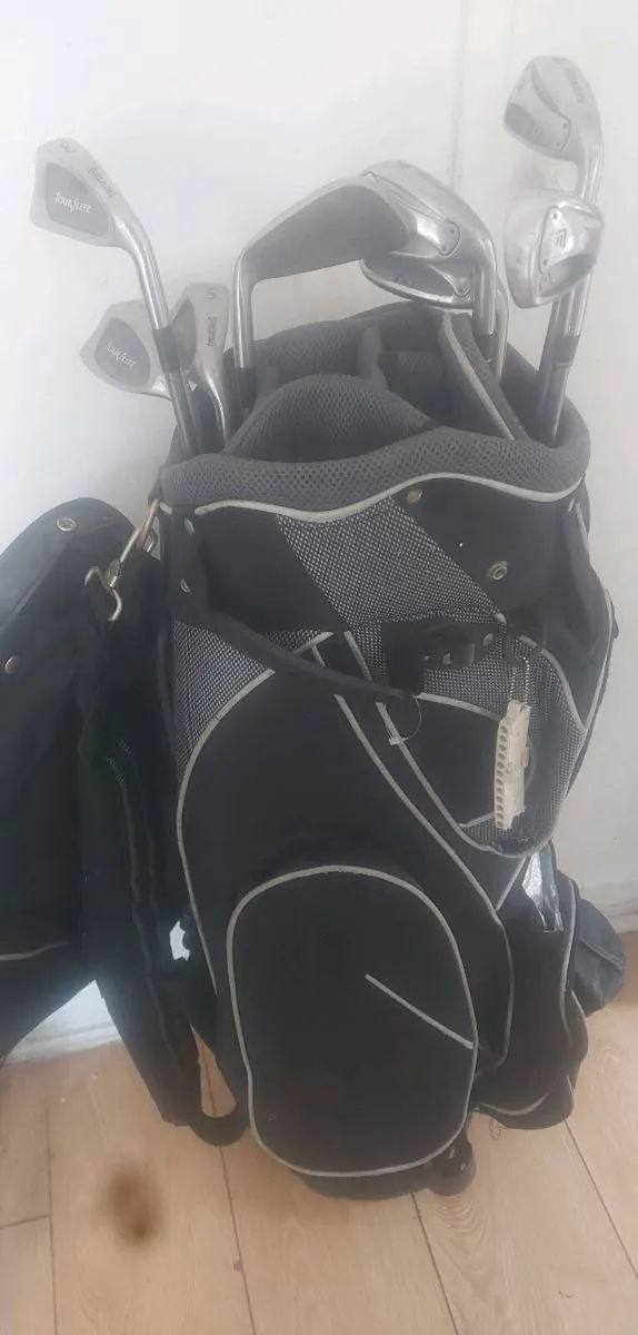 Golf club - Image 1