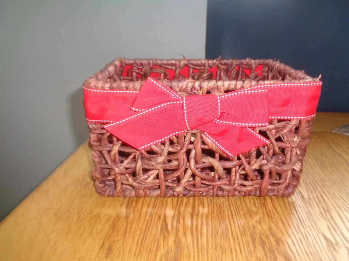 Wicker Basket with Ribbon for Sale - Image 3