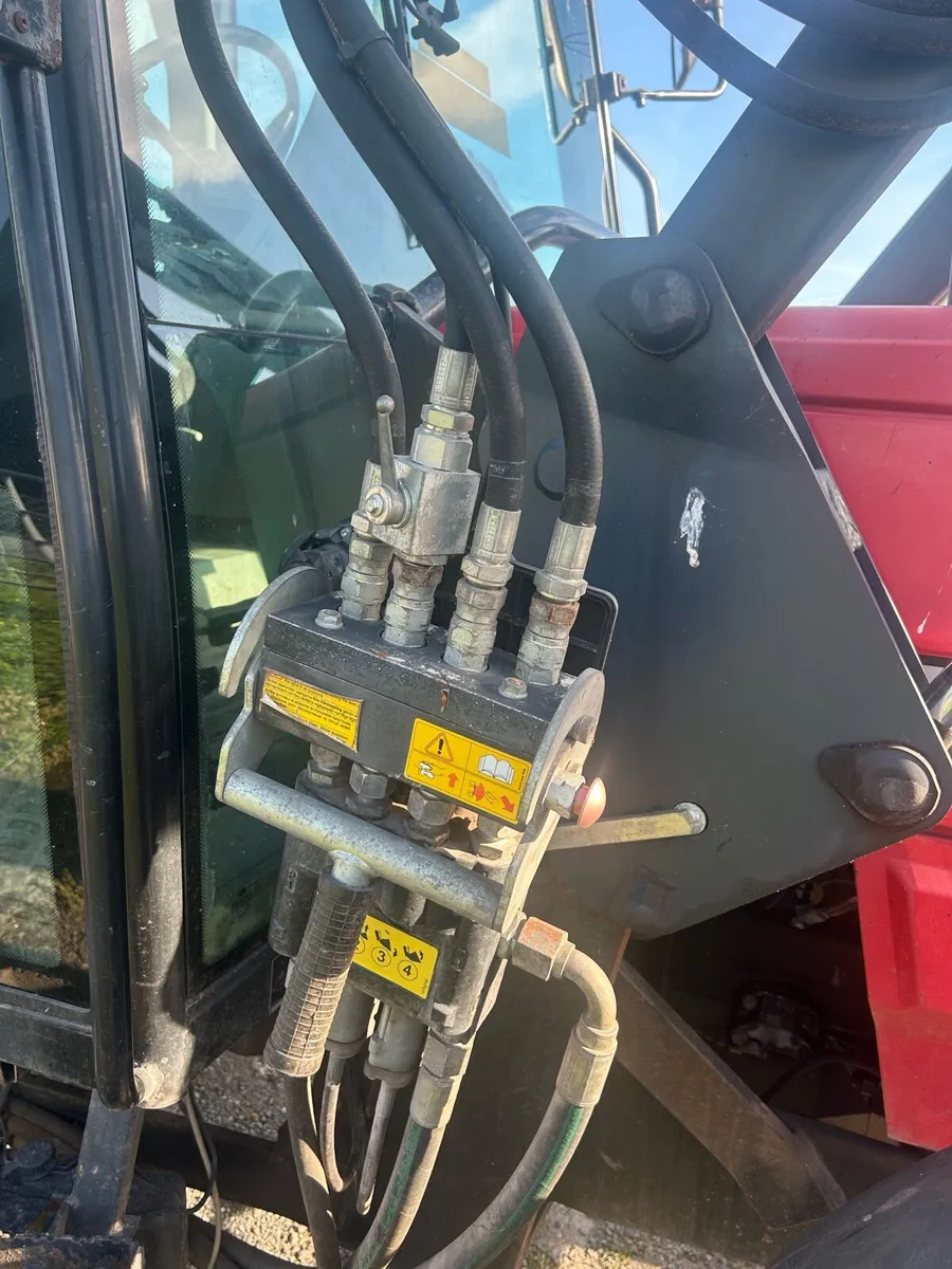 Massey Ferguson 6150 - Image 3
