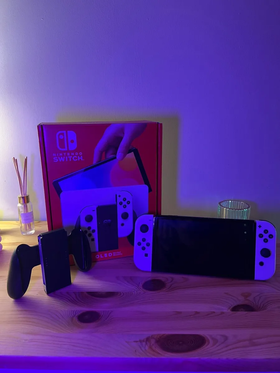 Nintendo switch oled Minecraft included - Image 1