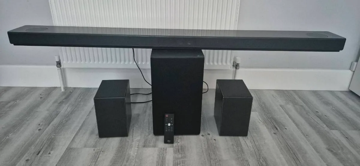 LG SN11RG Soundbar - Image 1