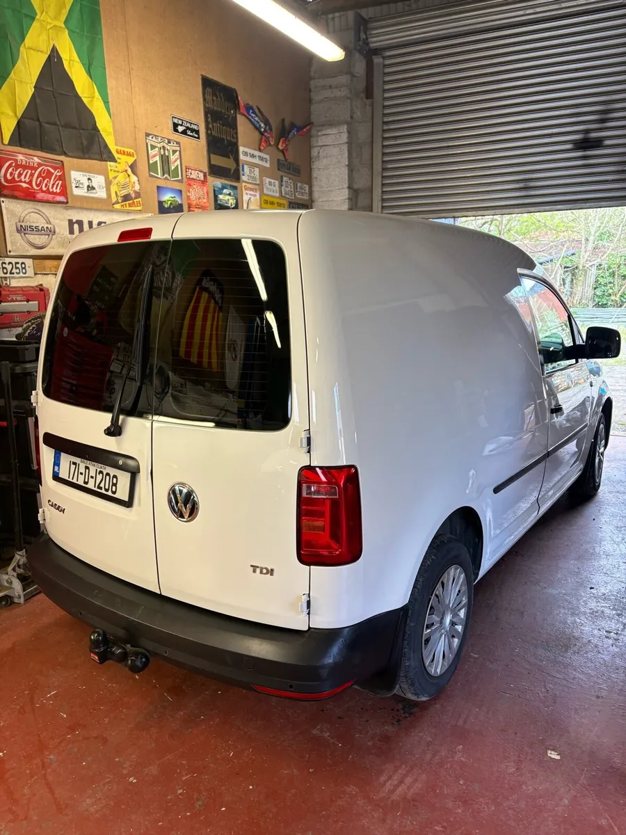 171 2.0L caddy - Image 3