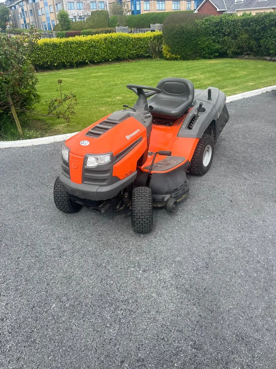 Husqvarna Ride on Lawn Mower - Image 1