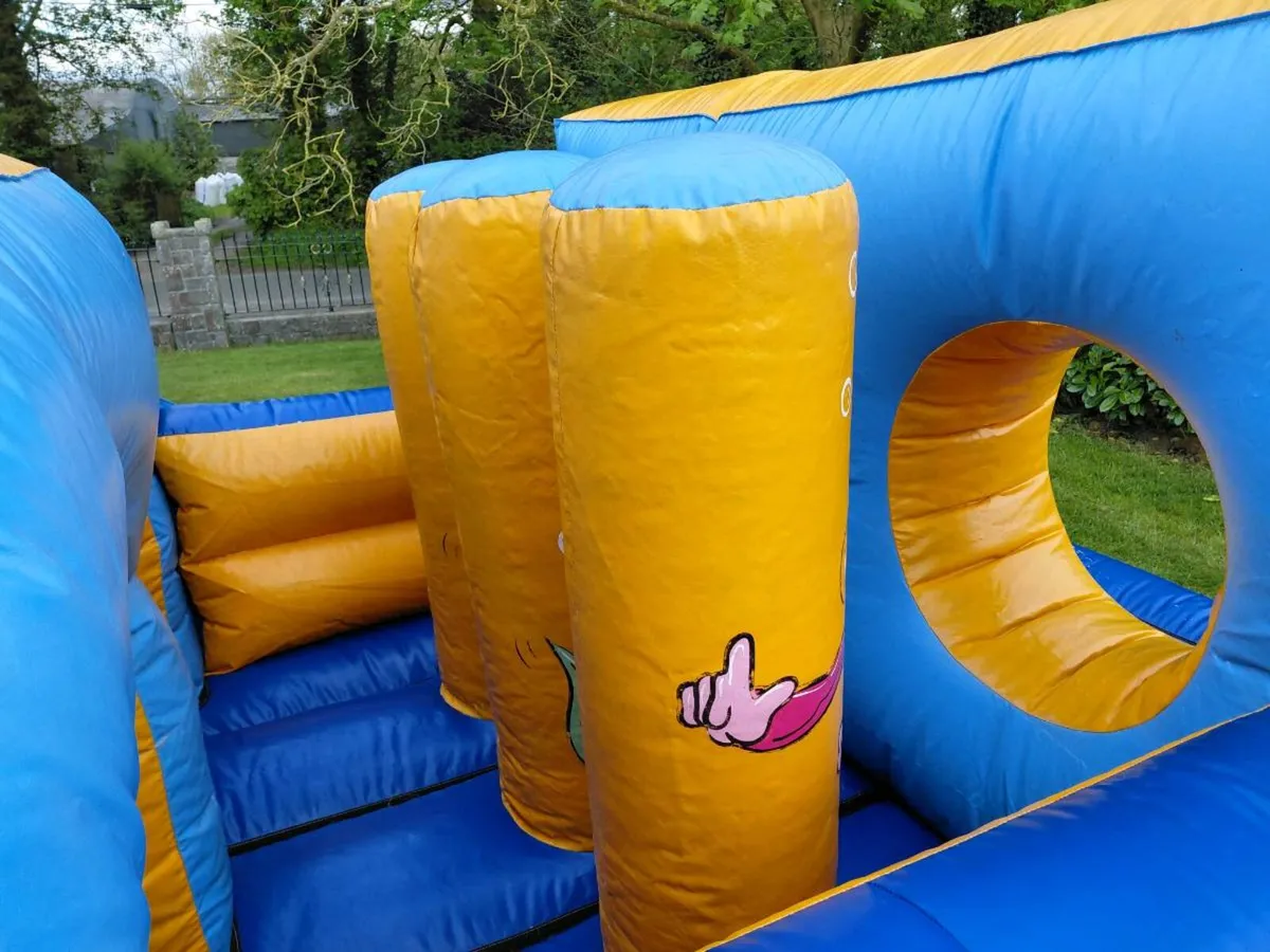 Bouncy castle - Image 4