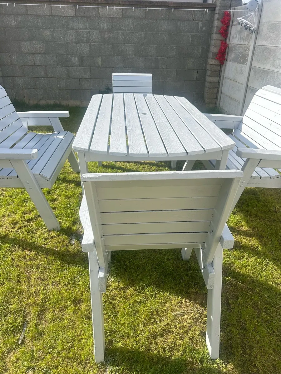 Garden furniture - Image 1