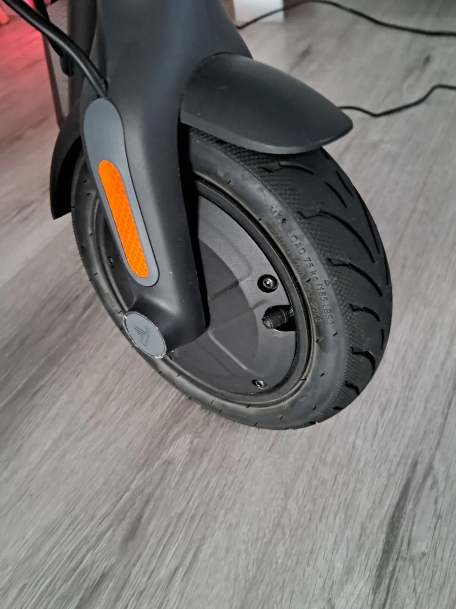 Adults Electric Scooter Ninebot - Image 2