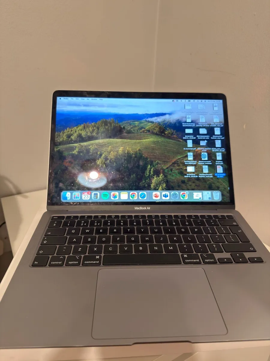 MacBook Air 2020 i7 8GB RAM 256 GB storage - Image 2