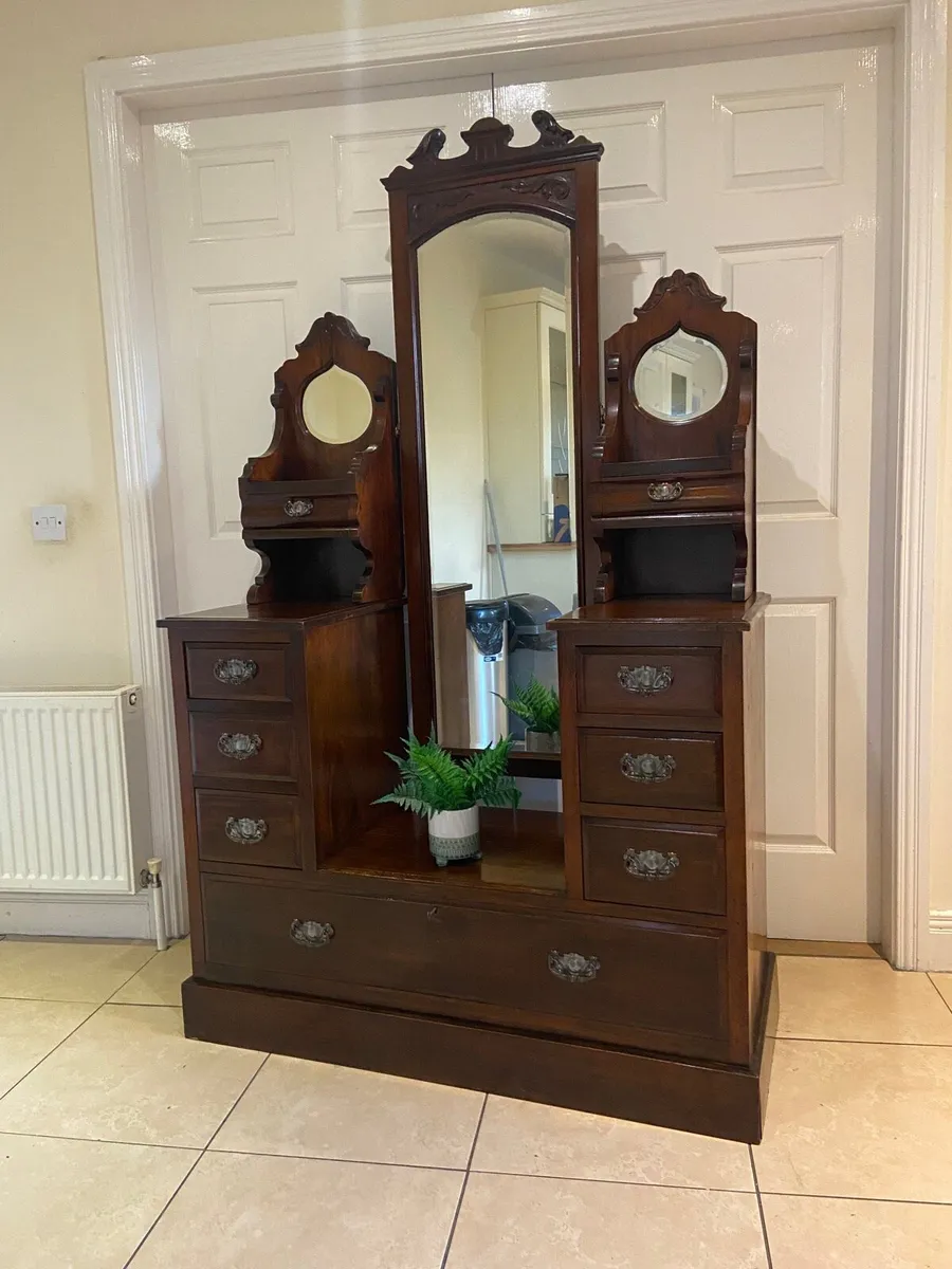 Victorian Scottish dresser - Image 1