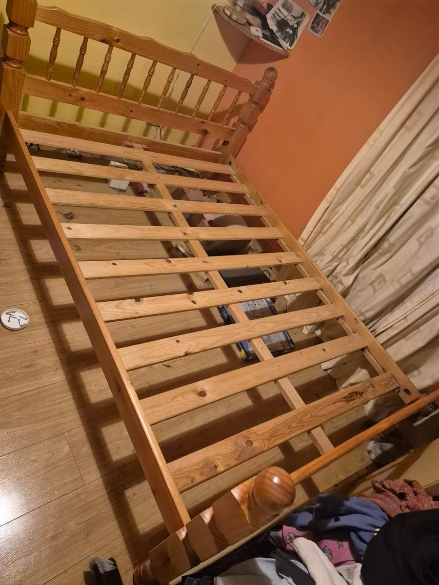 Bed base and mattress - Image 1