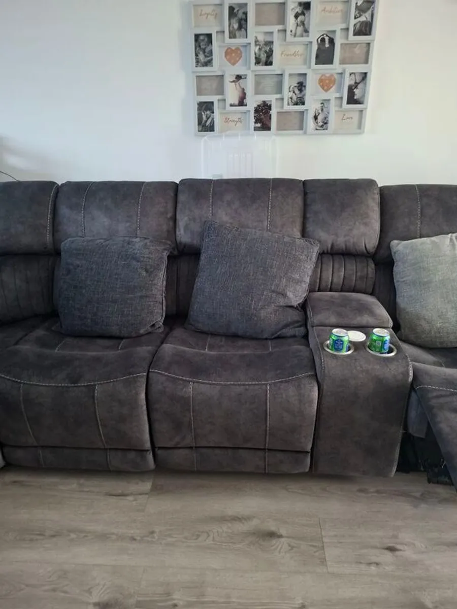 Electric corner couch - Image 1