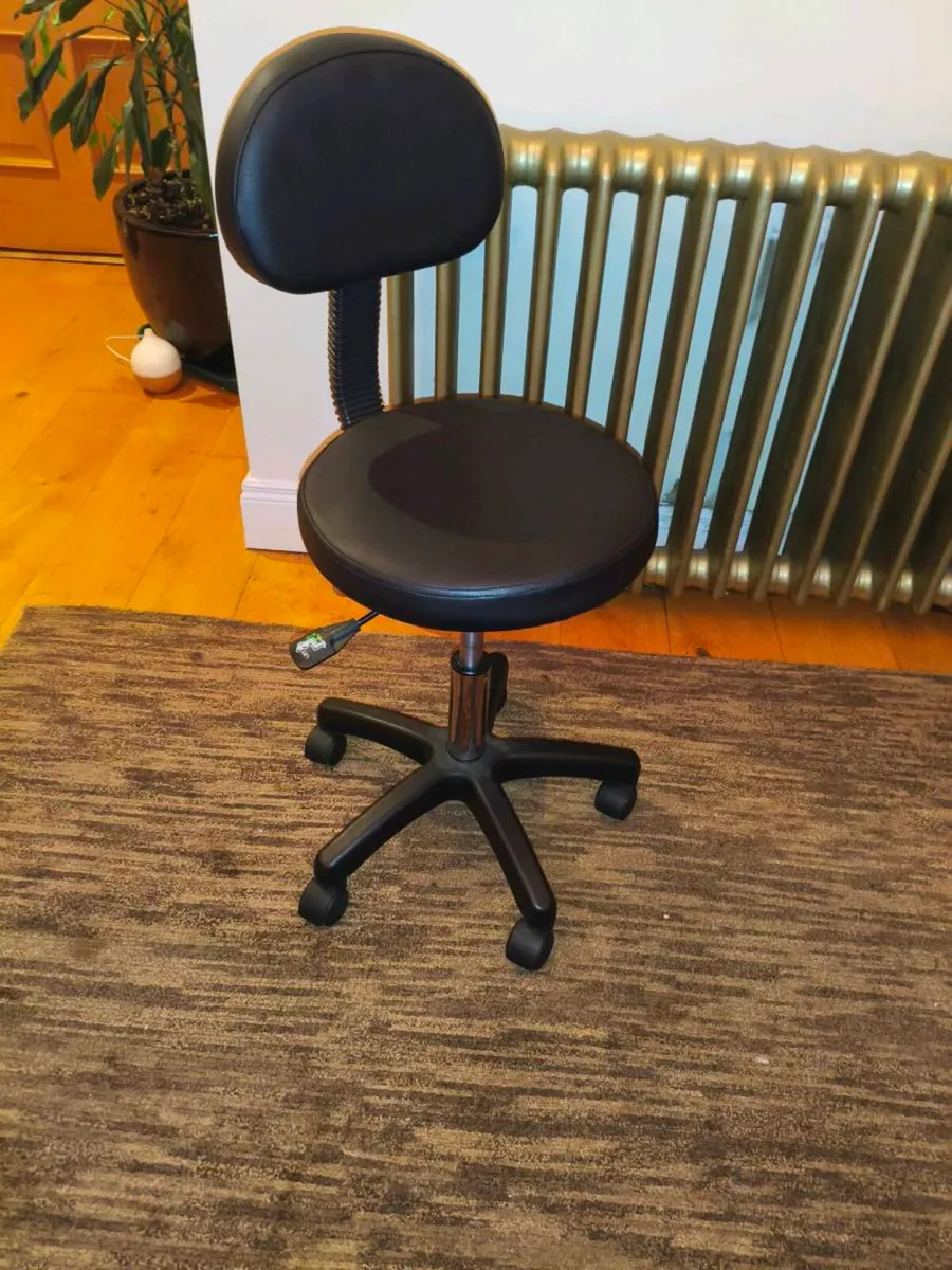 New stool , 40 Euro - Image 2