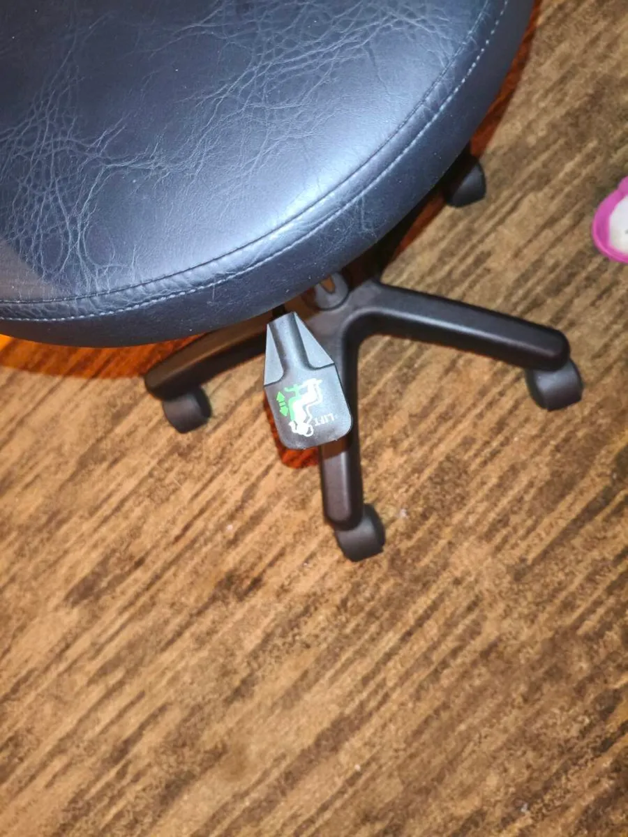 New stool , 40 Euro - Image 4